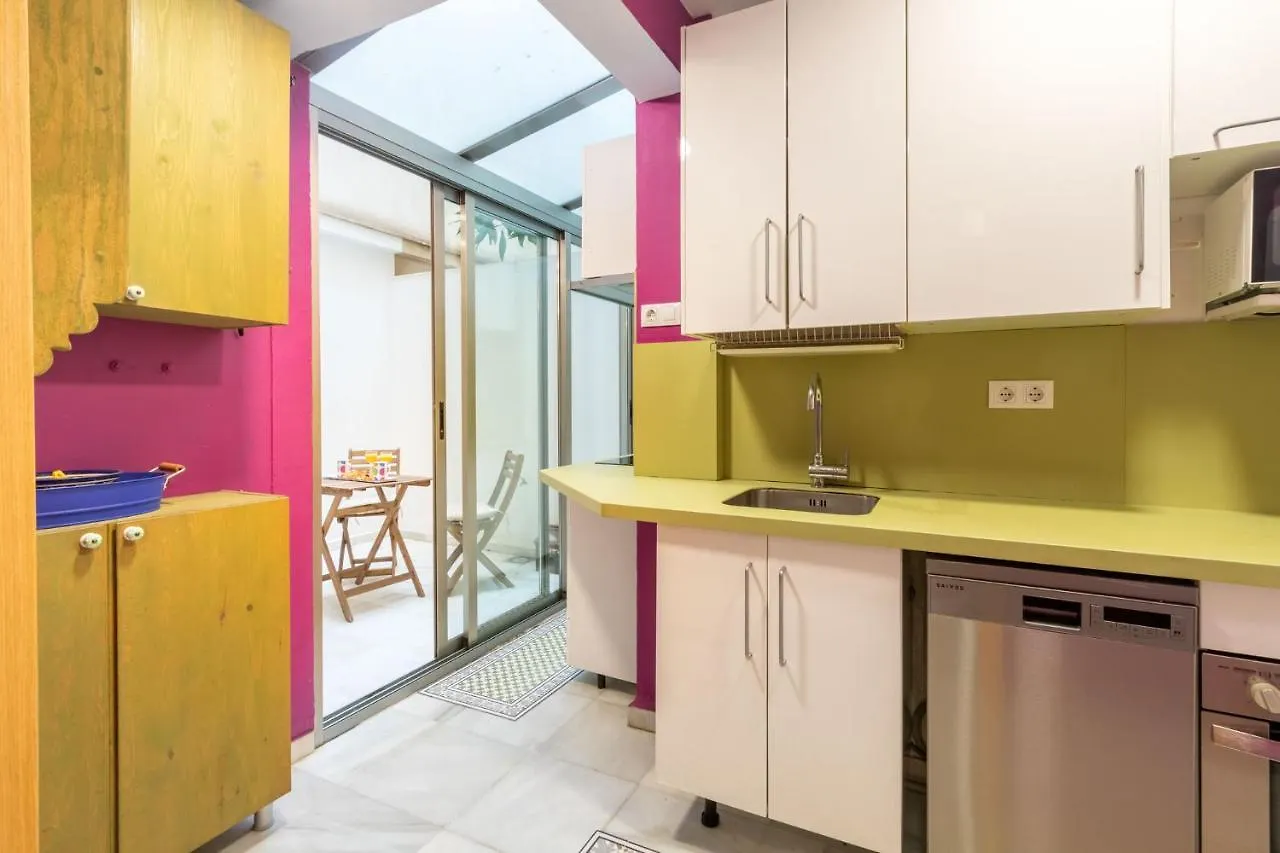 Goles Courtyard With Parking By Valcambre Apartment Seville