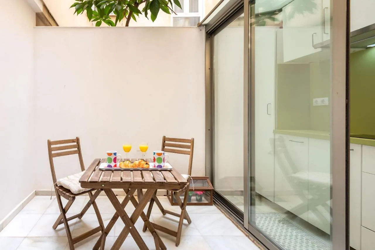 Goles Courtyard With Parking By Valcambre Apartment Seville