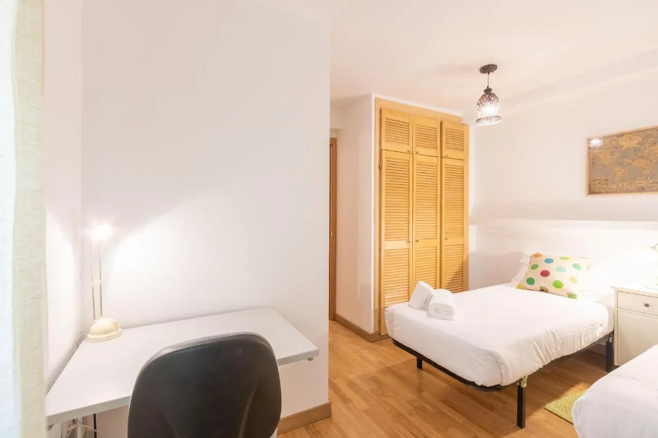 Goles Courtyard With Parking By Valcambre Apartment Seville Spain